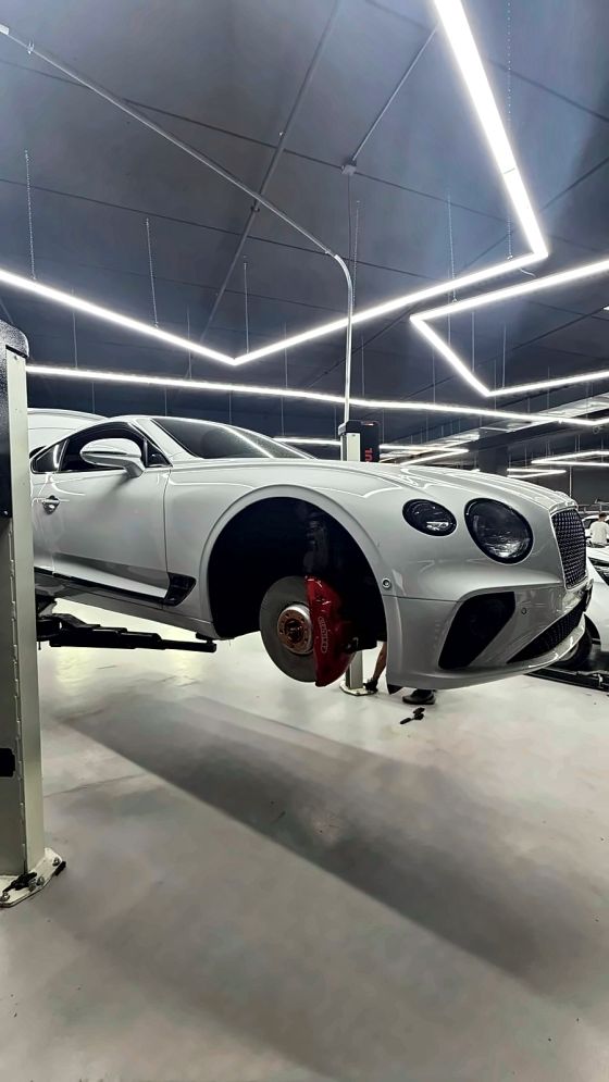 Bremsen eines Bentley in unserer Werkstatt
