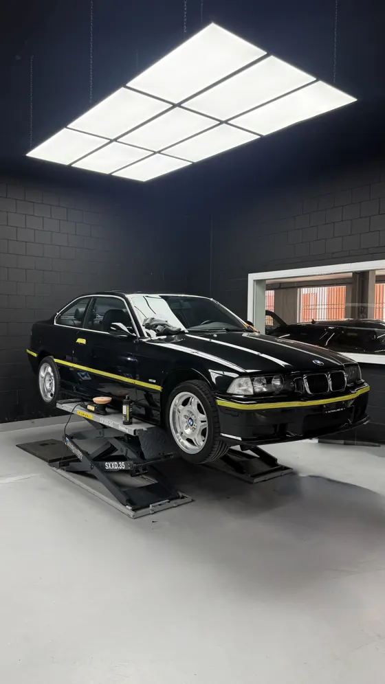 BMW M3 E36 nach der kompletten Lackaufbereitung, PRIMELACK AG in Bubikon