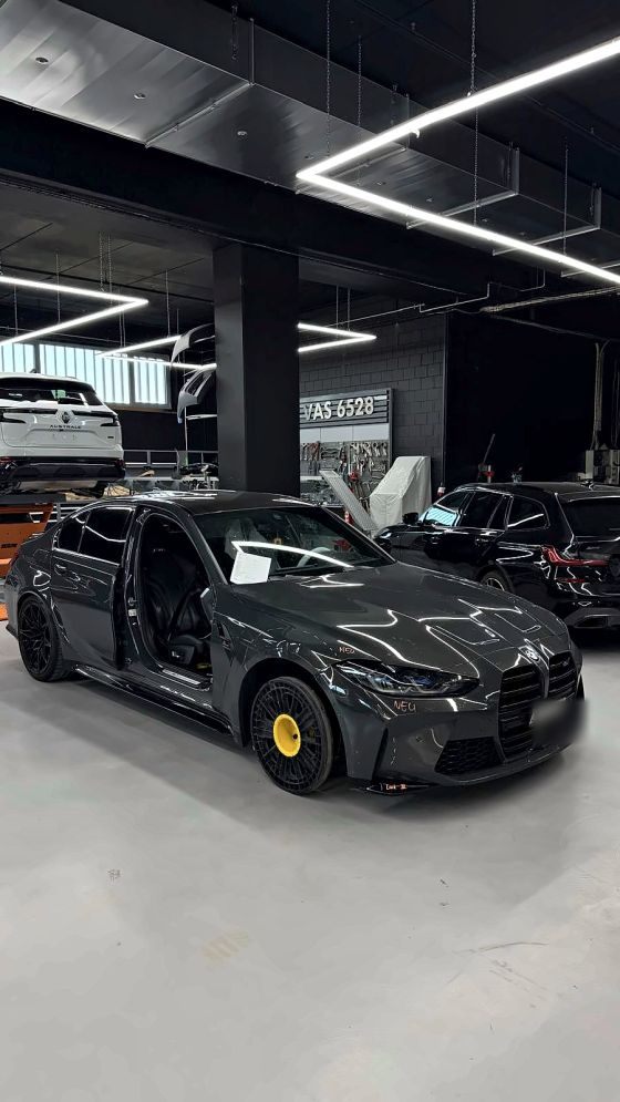 BMW M3 G80 mit neuen Teilen vor der Lackierung