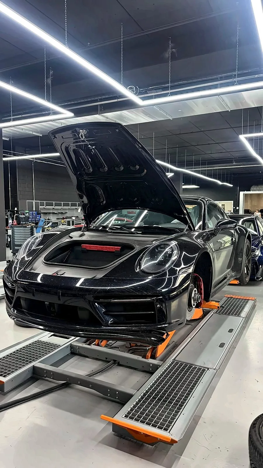 Porsche 911 auf der Richtbank, Carrosserie PRIMELACK Bubikon